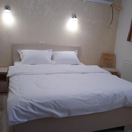 Hotel Marina Srl Βουκουρέστι Εξωτερικό φωτογραφία