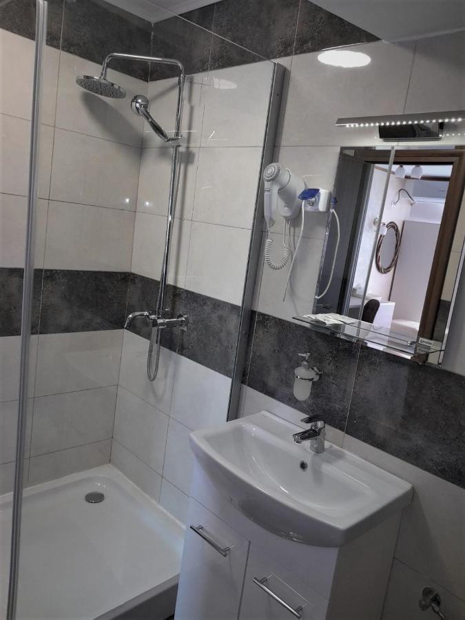 Hotel Marina Srl Βουκουρέστι Εξωτερικό φωτογραφία
