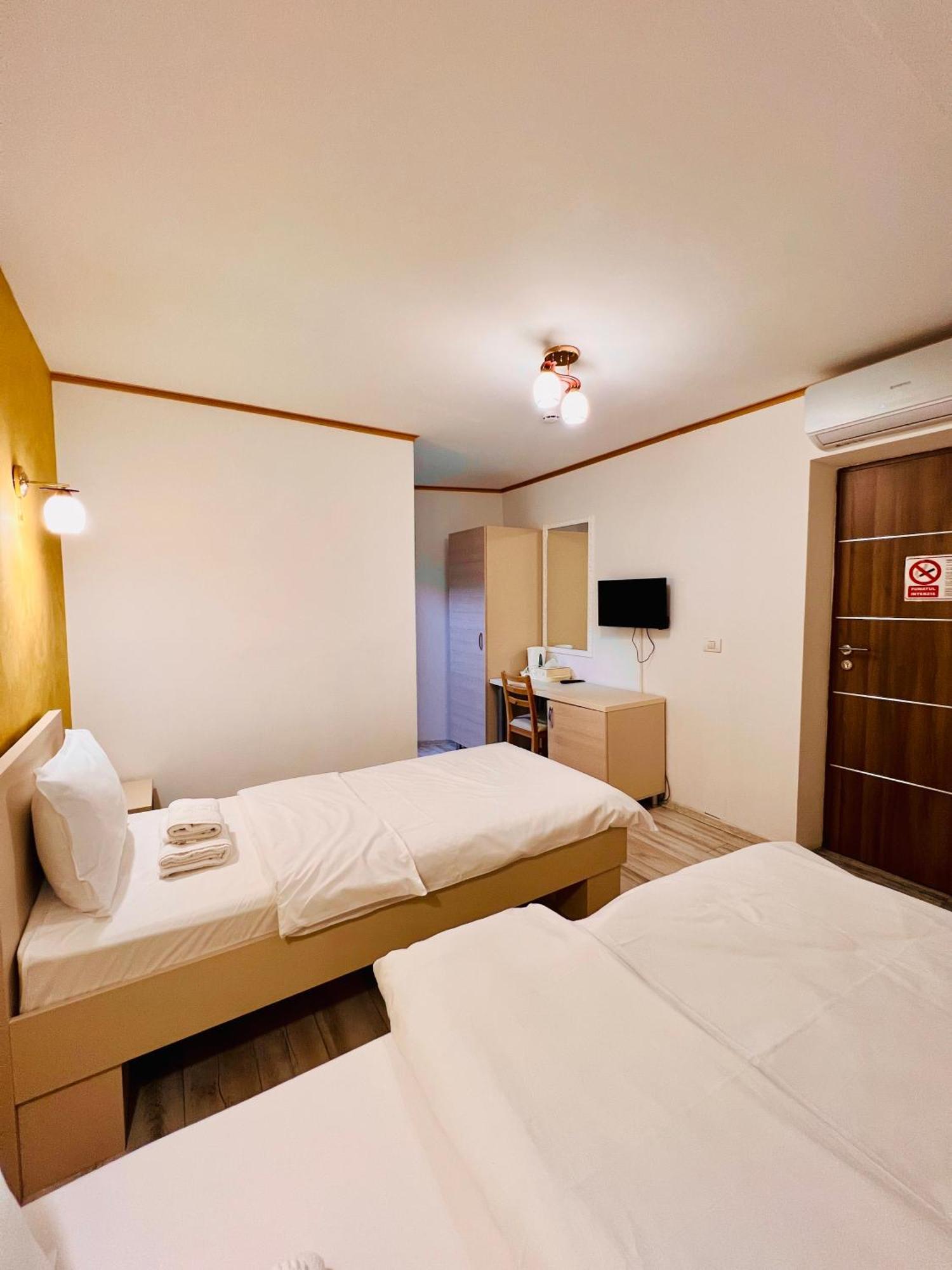 Hotel Marina Srl Βουκουρέστι Εξωτερικό φωτογραφία