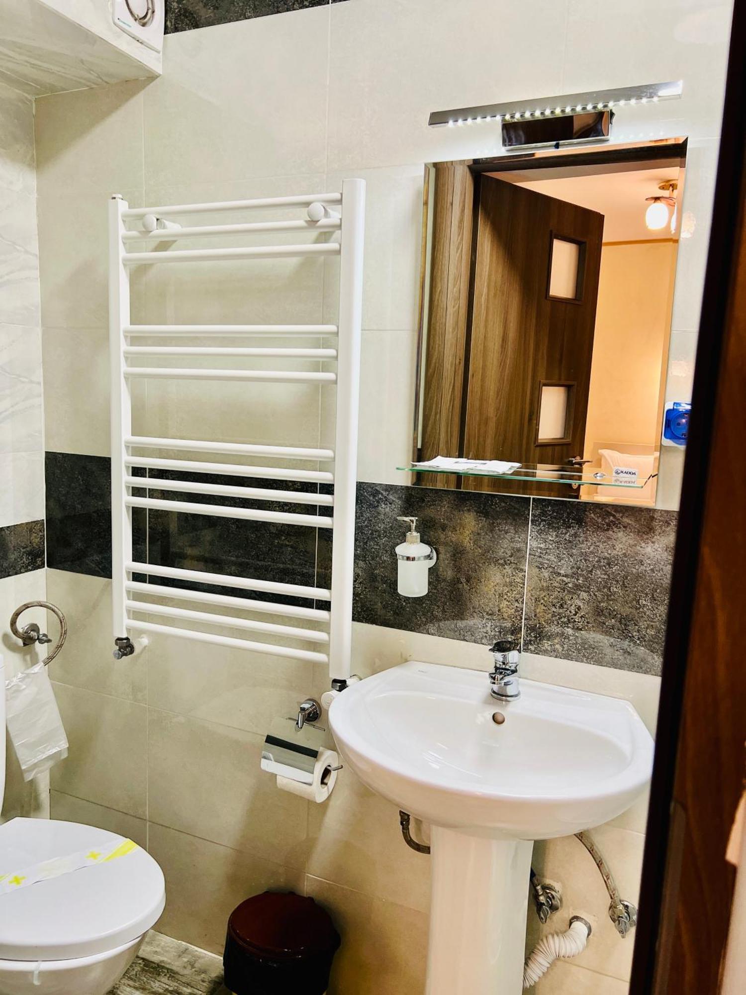 Hotel Marina Srl Βουκουρέστι Εξωτερικό φωτογραφία